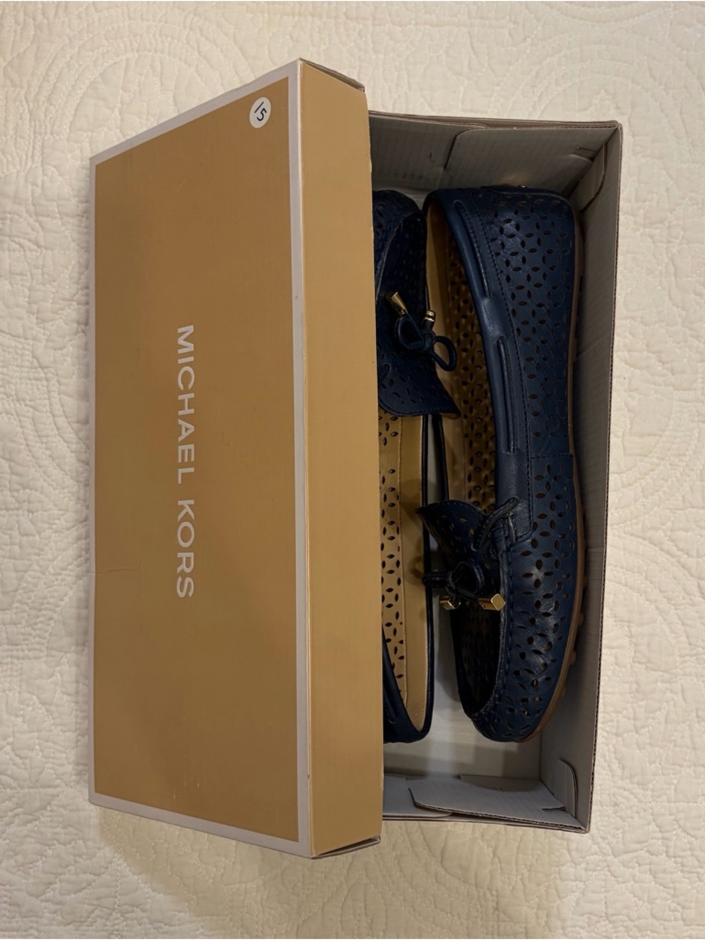 Michael Kore Navy Daisy Moccasin Flats w/Box - Picture 8 of 9